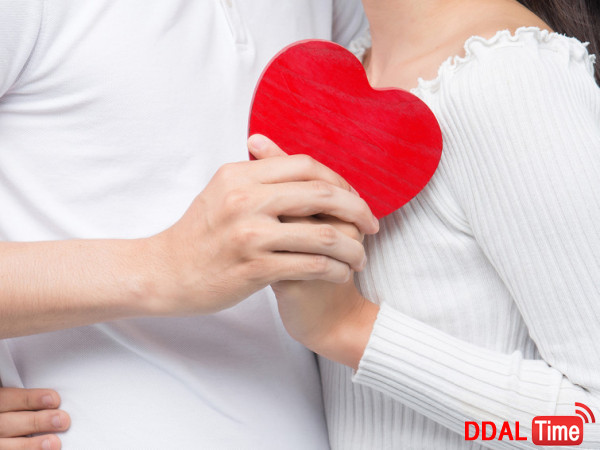 연인과 손만 잡아도 통증↓…'스킨십의 힘'              이미지 #1