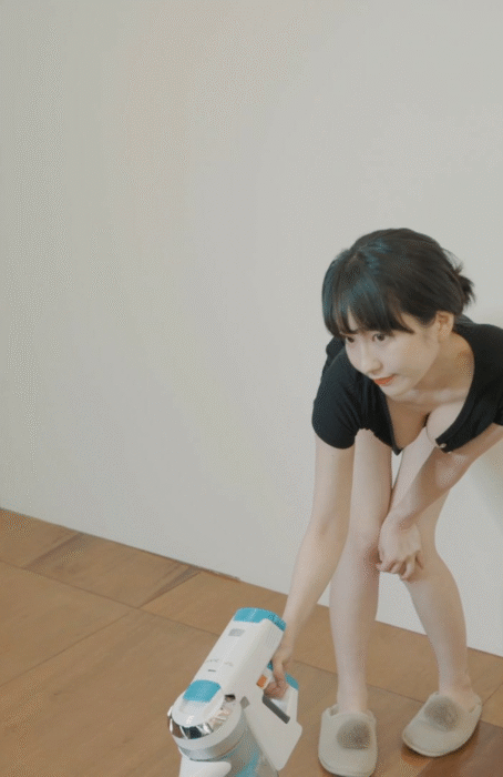 청소하는 처자의 무방비한 일상 이미지 #2