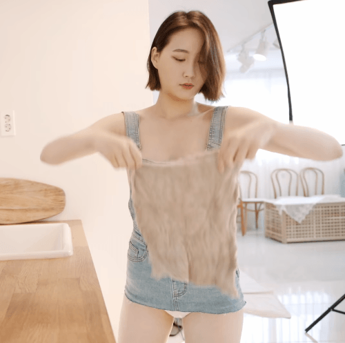 노브라로 멜빵 치마 입음 ㄷㄷ 이미지 #2