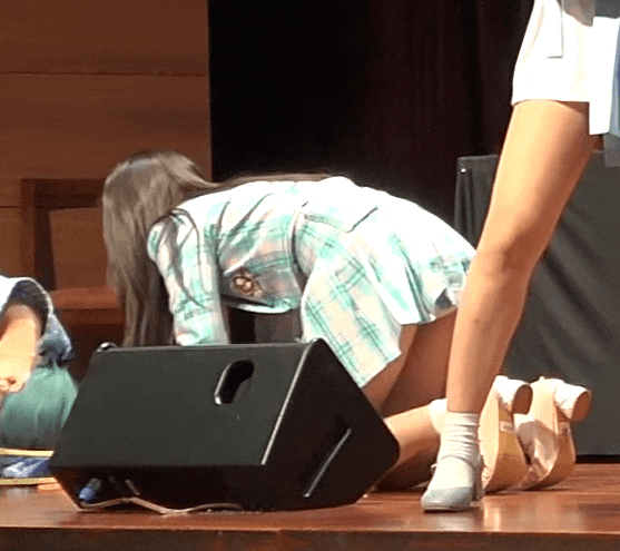 걸그룹 속바지 노출 모음.. gif 이미지 #4