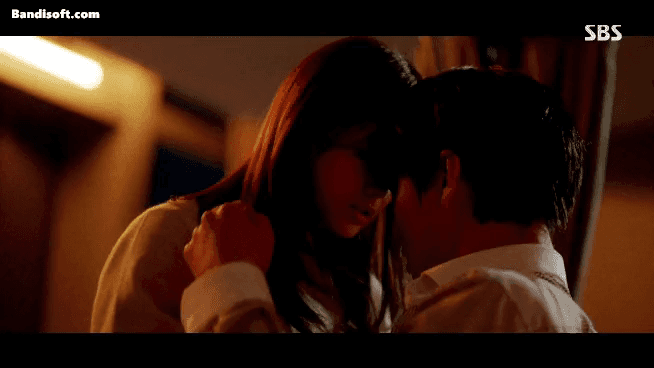 김세정 드라마 베드씬 이미지 #2
