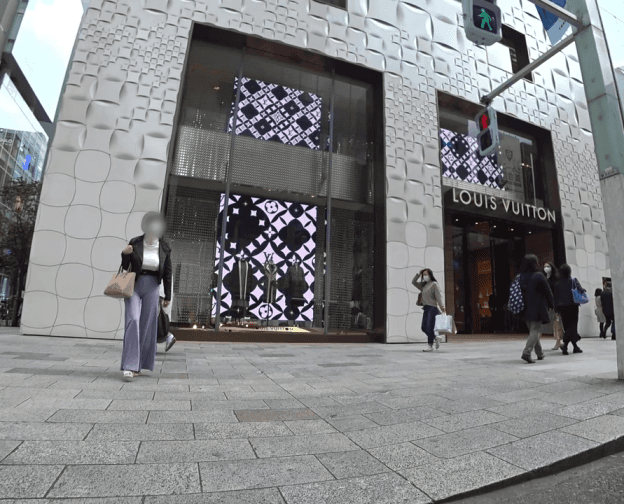 H컵인데 노브라로 다니는 누나 이미지 #5