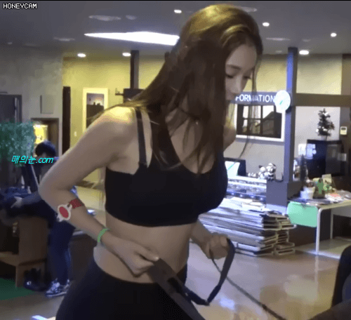 뭔가 야릇한 승마녀 표정 이미지 #3