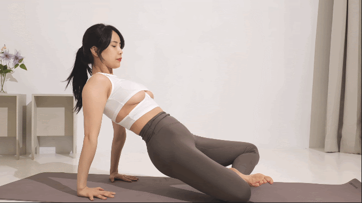 요가 배우러 가면 진짜 이런 강사님들 많나요? 이미지 #2