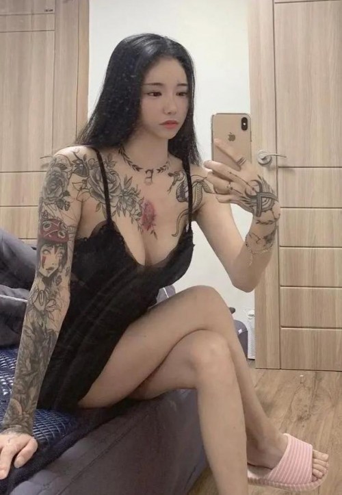 마왕형이 좋아하는 문신녀 이미지 #1