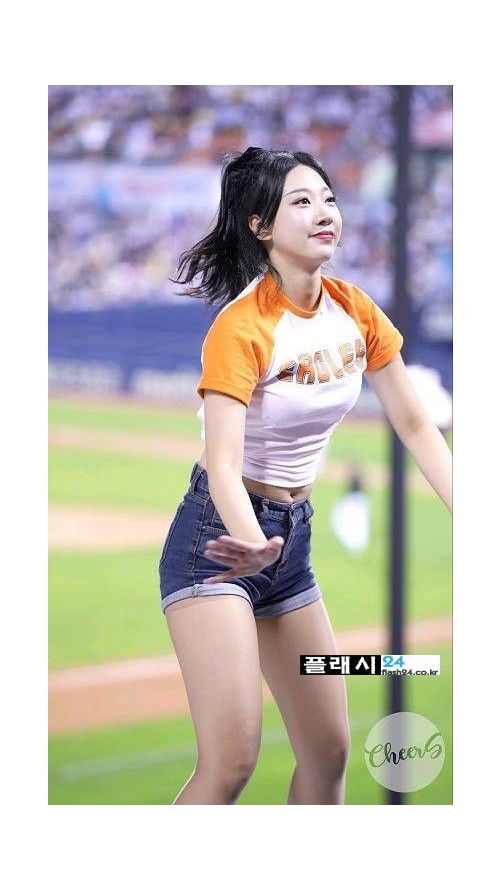 닉값 오지게 해버리는 '우수한' 치어리더 이미지 #4