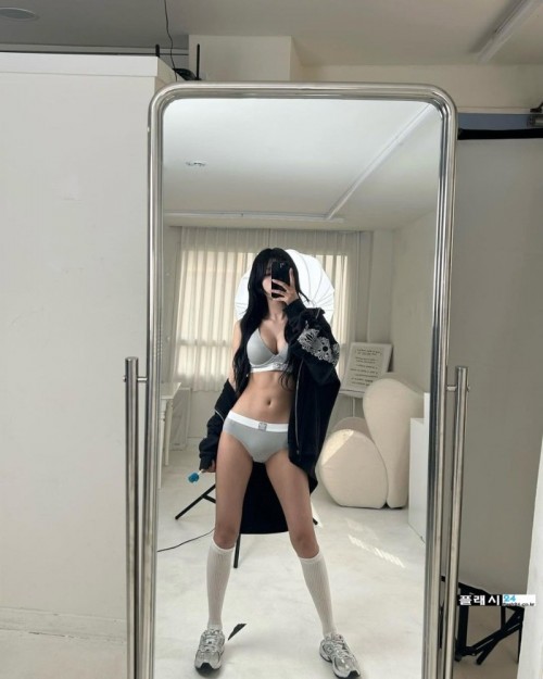 닉값 오지게 해버리는 '우수한' 치어리더 이미지 #5