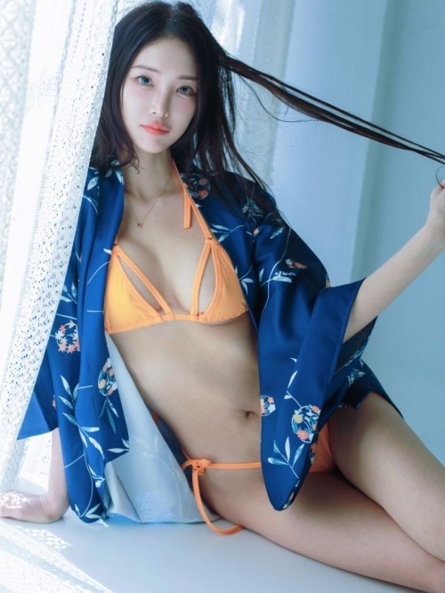 주빈 주황 형광 비키니 핫바디 이미지 #12