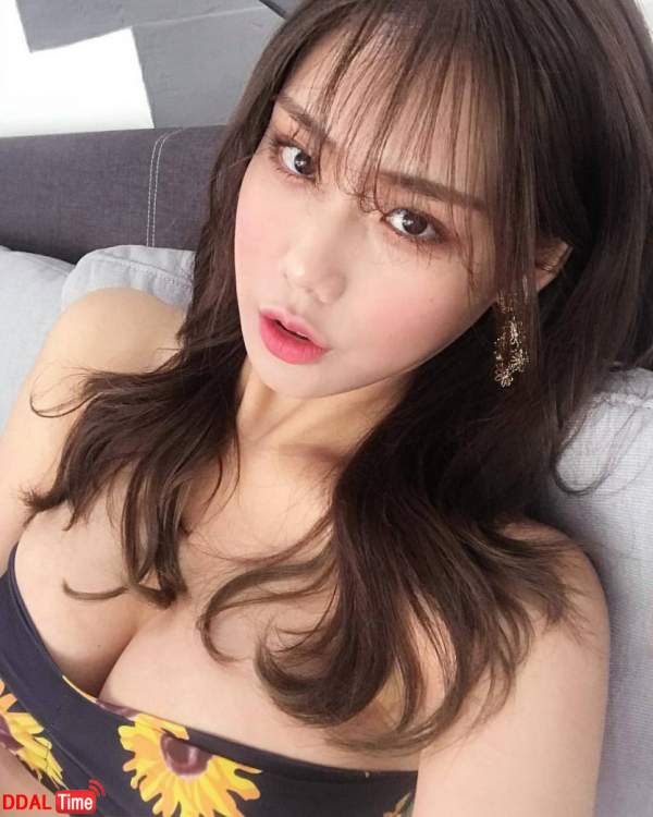 여자들이 자주 찍는 셀카 스타일 2개 이미지 #1