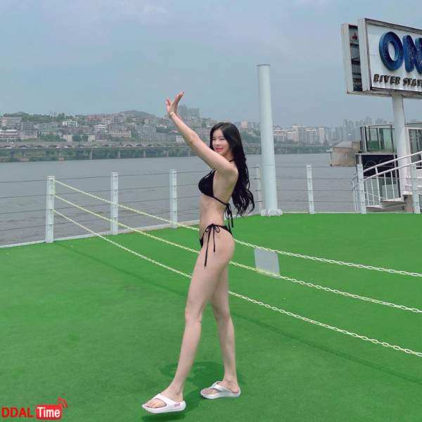 천상계 몸매 자랑하는 신새롬 이미지 #6