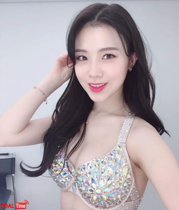 밸리댄서 GOAT 셀카 이미지 #1