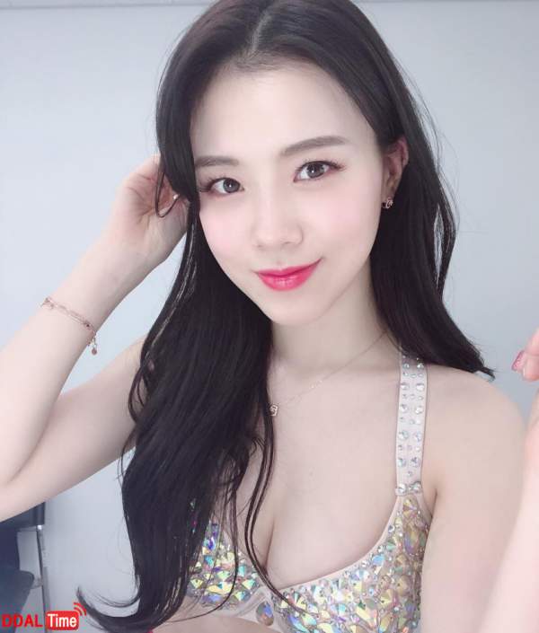 밸리댄서 GOAT 셀카 이미지 #2