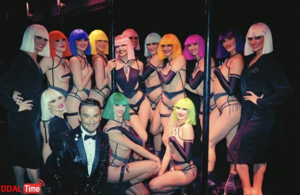 블랙핑크 리사 19금 공연후 출연진과 기념샷 이미지 #1