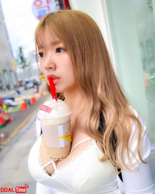 여자 가슴이 크면 무조건 좋은 이유 이미지 #1