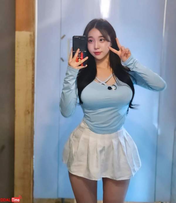 항공과 출신 00년생 치어리더 몸매 근황 이미지 #2