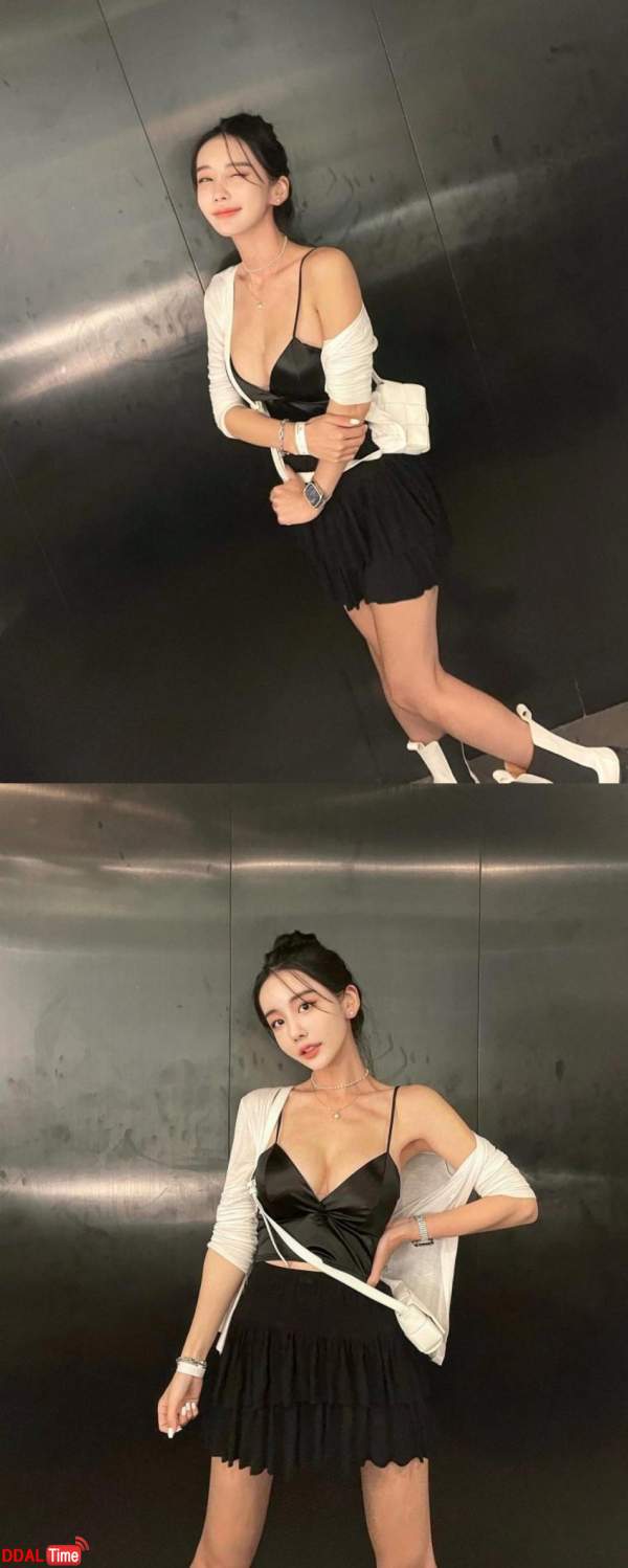 노출패션 즐기는 인싸녀 이미지 #1