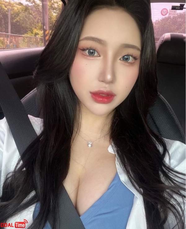 비주얼&몸매 장난아닌 쇼핑몰 모델 이미지 #5