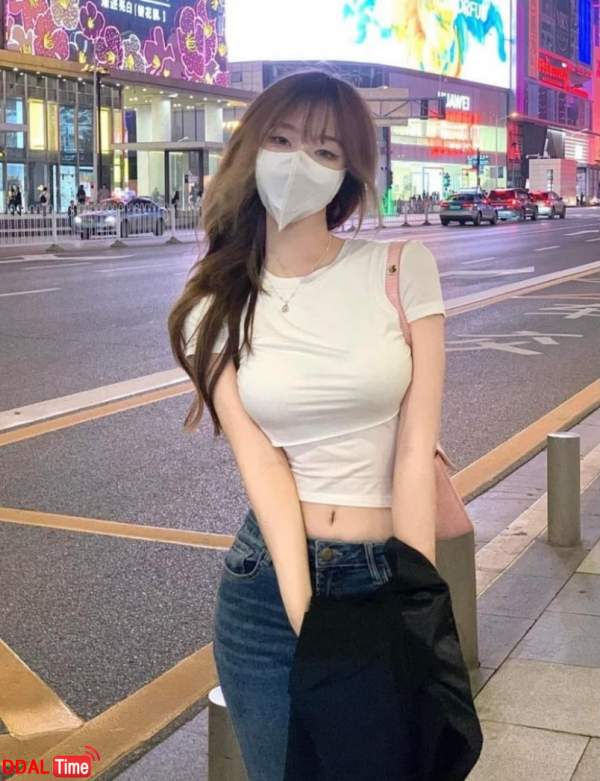 진짜 야한 여자는 안 벗어도 되는 걸 증명 이미지 #1