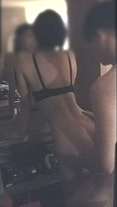 뒷태좋은녀 거울앞 뒷치기 이미지 #1