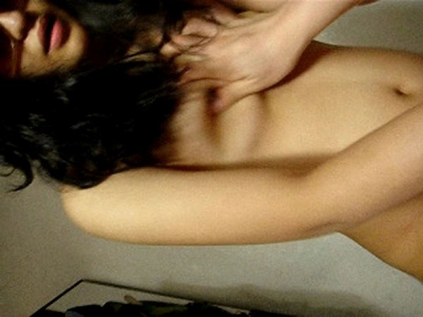 대박미모안경여친 올려서치면서위아래다녹화한거유출 이미지 #1