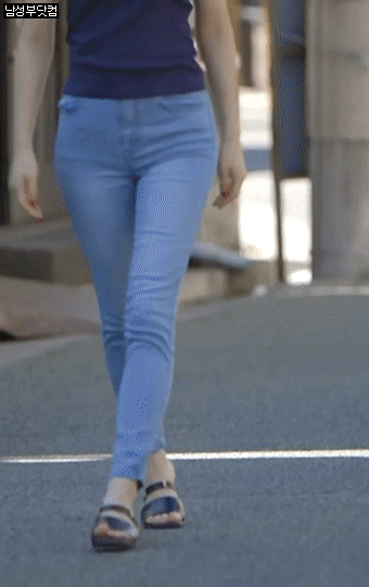 몸매만큼은 역대 최고라 평가받는 처자 이미지 #1